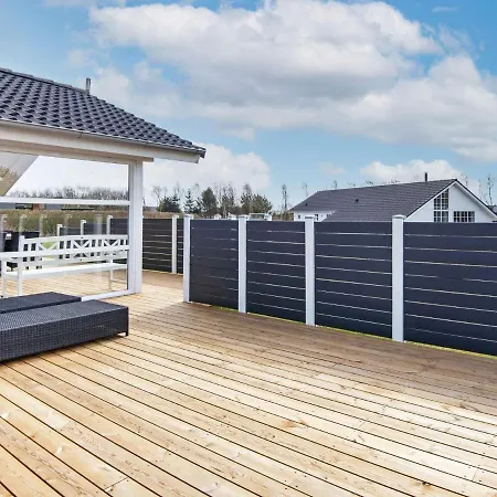 Pleasant Holiday In With Terrace Semesterbostad Hemmet
